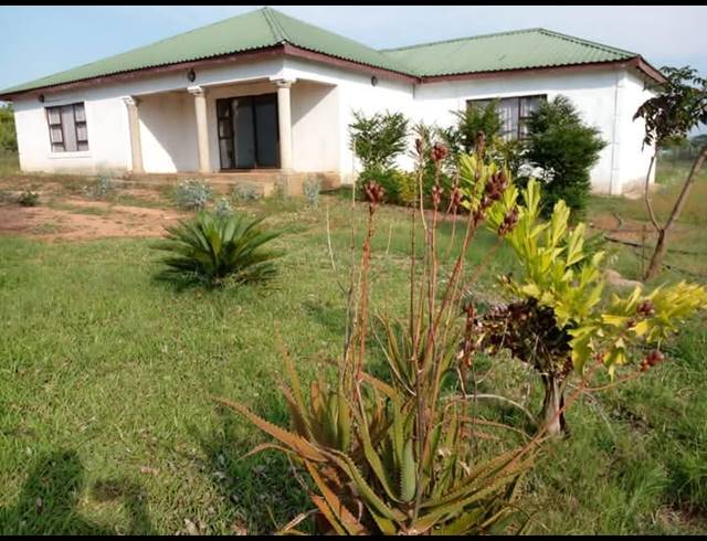 3 BEDROOM HOUSE FOR SALE IN MAKHUVHA A